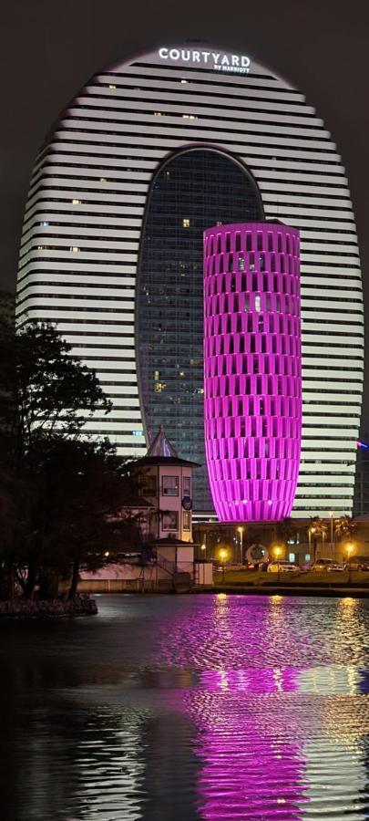 Studio "Black - White" Batumi Exterior photo