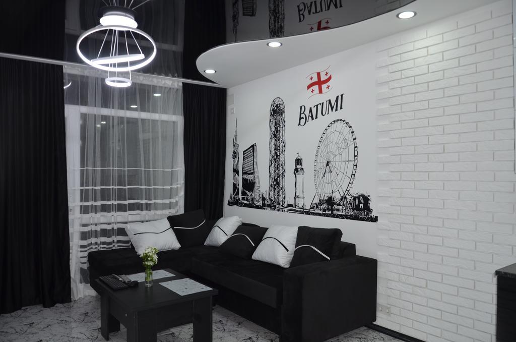 Studio "Black - White" Batumi Exterior photo