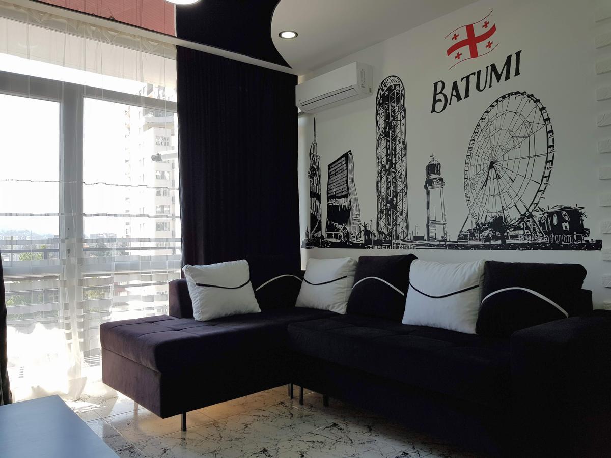 Studio "Black - White" Batumi Exterior photo