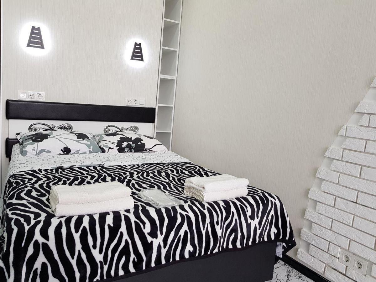 Studio "Black - White" Batumi Exterior photo